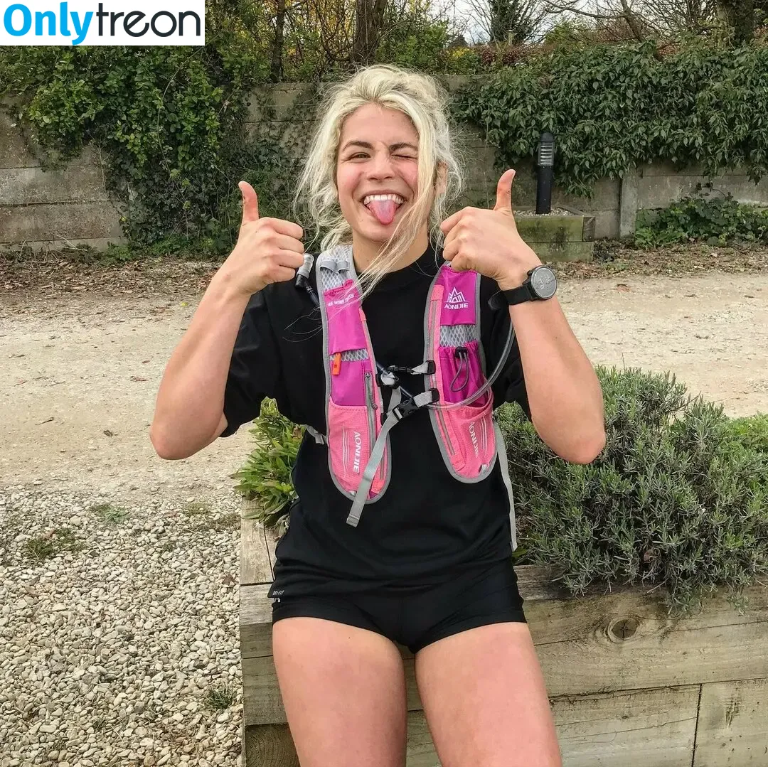 Becca Wakefield nude photo #0021 (runwithbecca)