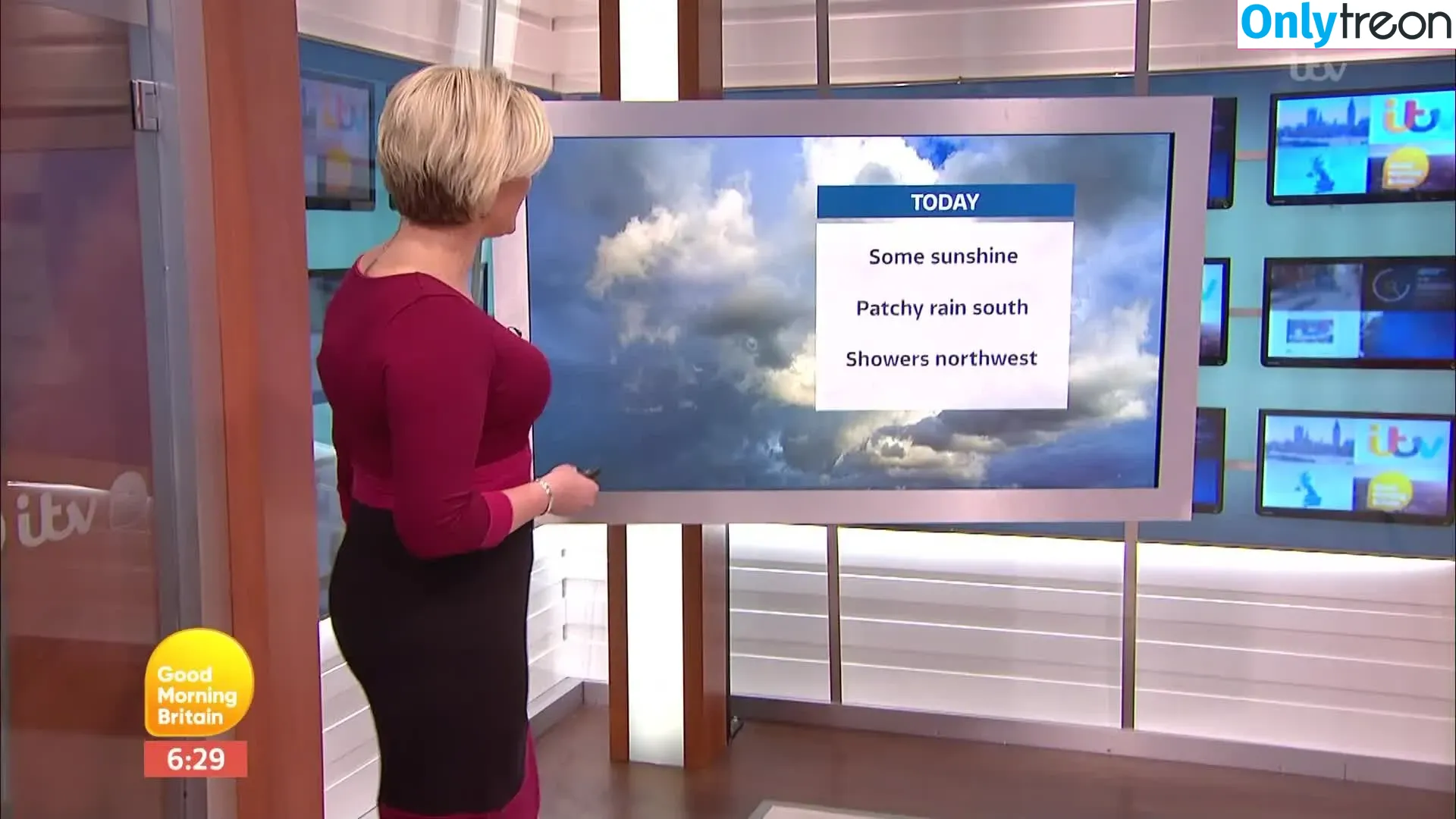 Becky Mantin голая photo #0007 (ITV Weathergirl / beckymantin)