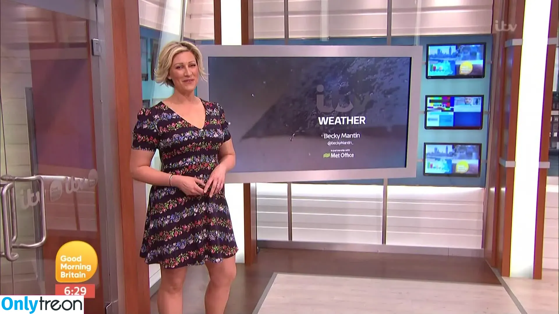 Becky Mantin голая photo #0008 (ITV Weathergirl / beckymantin)