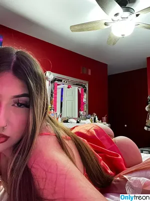 beeabzz / etherealbee2 / itssabeeveros222 nude photo #0002