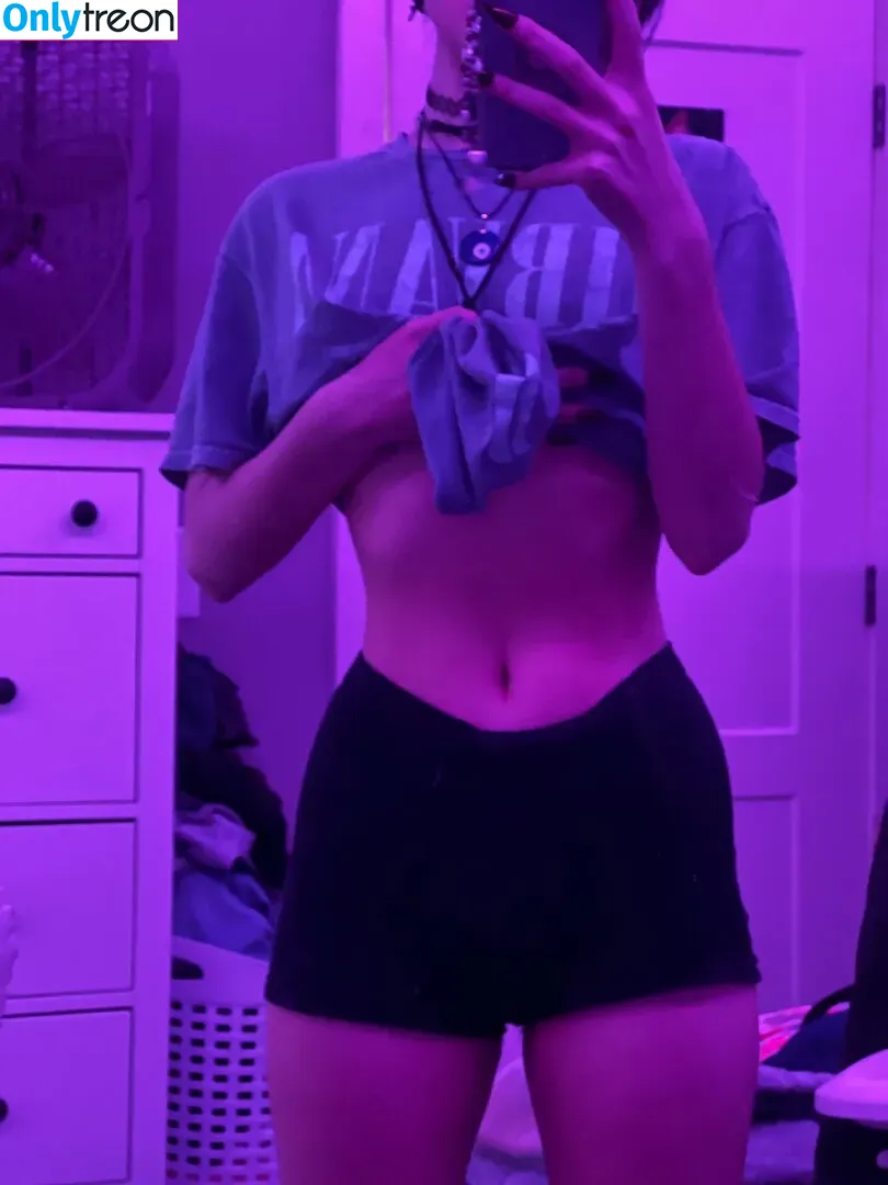 Beebee ASMR голая photo #0001 (beebeeasmr / beebeeasmr18 / weloveasmr)