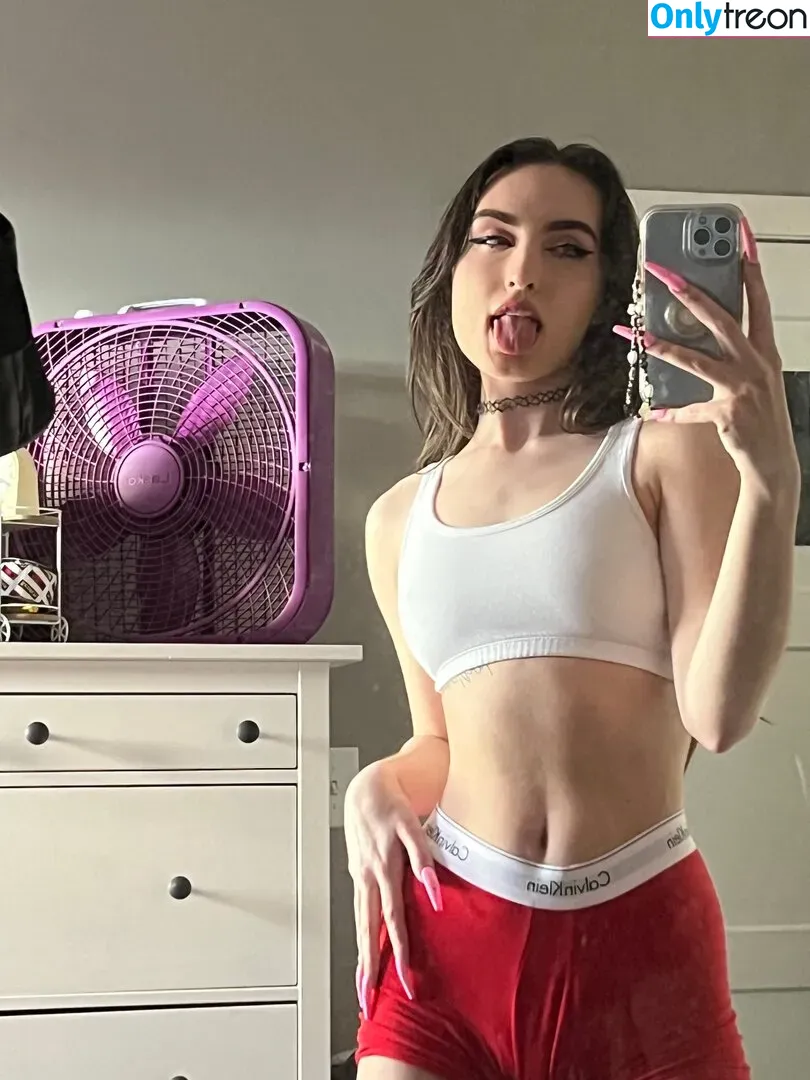 Beebee ASMR голая photo #0014 (beebeeasmr / beebeeasmr18 / weloveasmr)