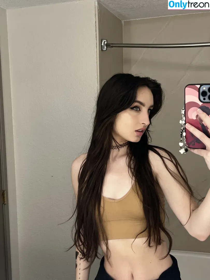 Beebee ASMR nude photo #0118 (beebeeasmr / beebeeasmr18 / weloveasmr)