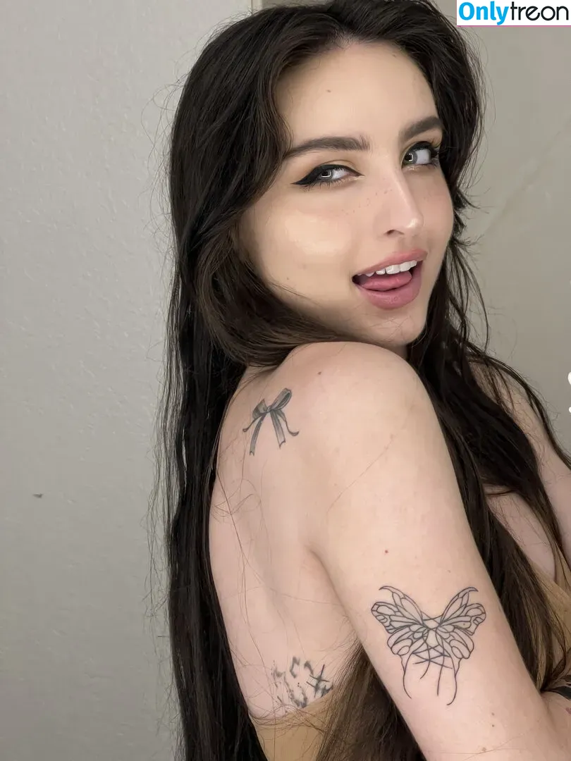 Beebee ASMR nude photo #0121 (beebeeasmr / beebeeasmr18 / weloveasmr)
