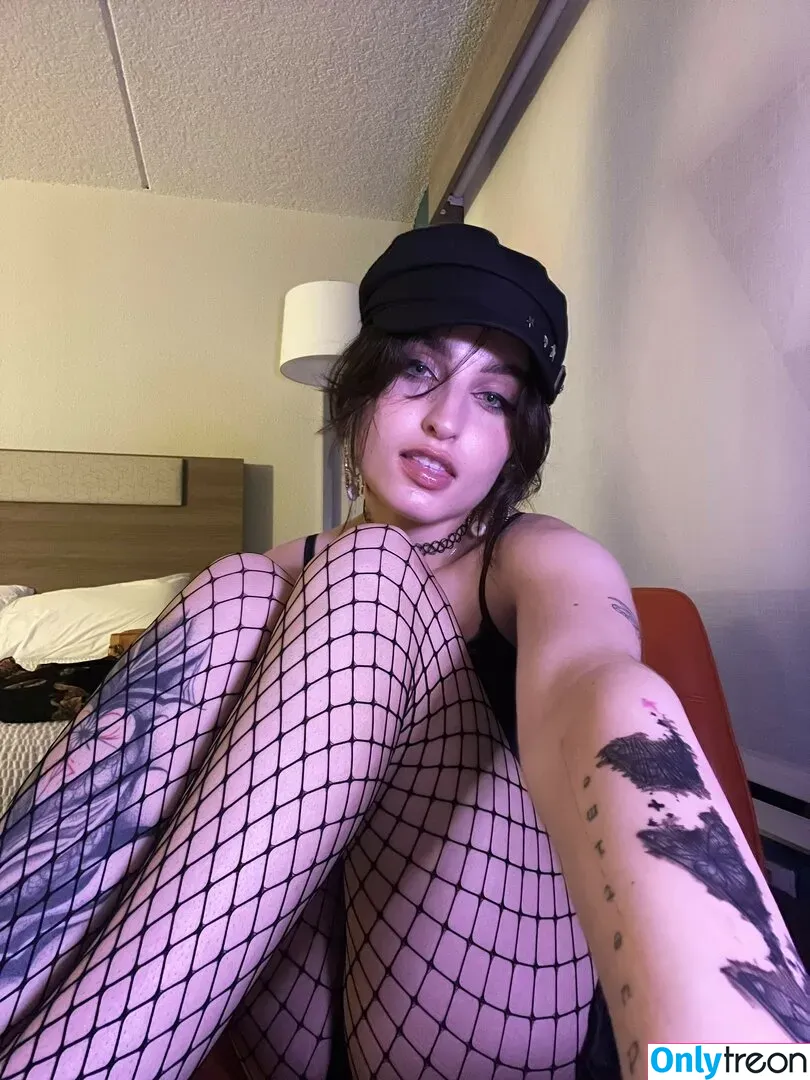 Beebee ASMR голая photo #0145 (beebeeasmr / beebeeasmr18 / weloveasmr)
