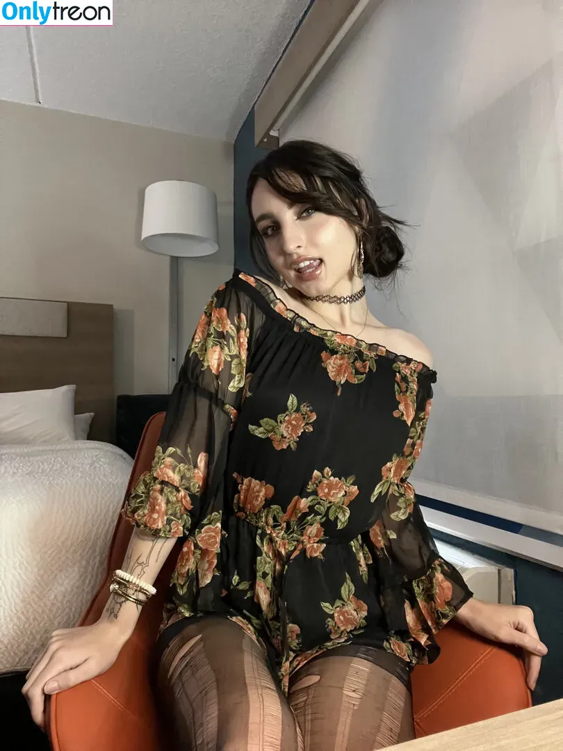 Beebee ASMR nude photo #0152 (beebeeasmr / beebeeasmr18 / weloveasmr)