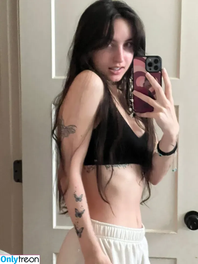 Beebee ASMR nude photo #0202 (beebeeasmr / beebeeasmr18 / weloveasmr)
