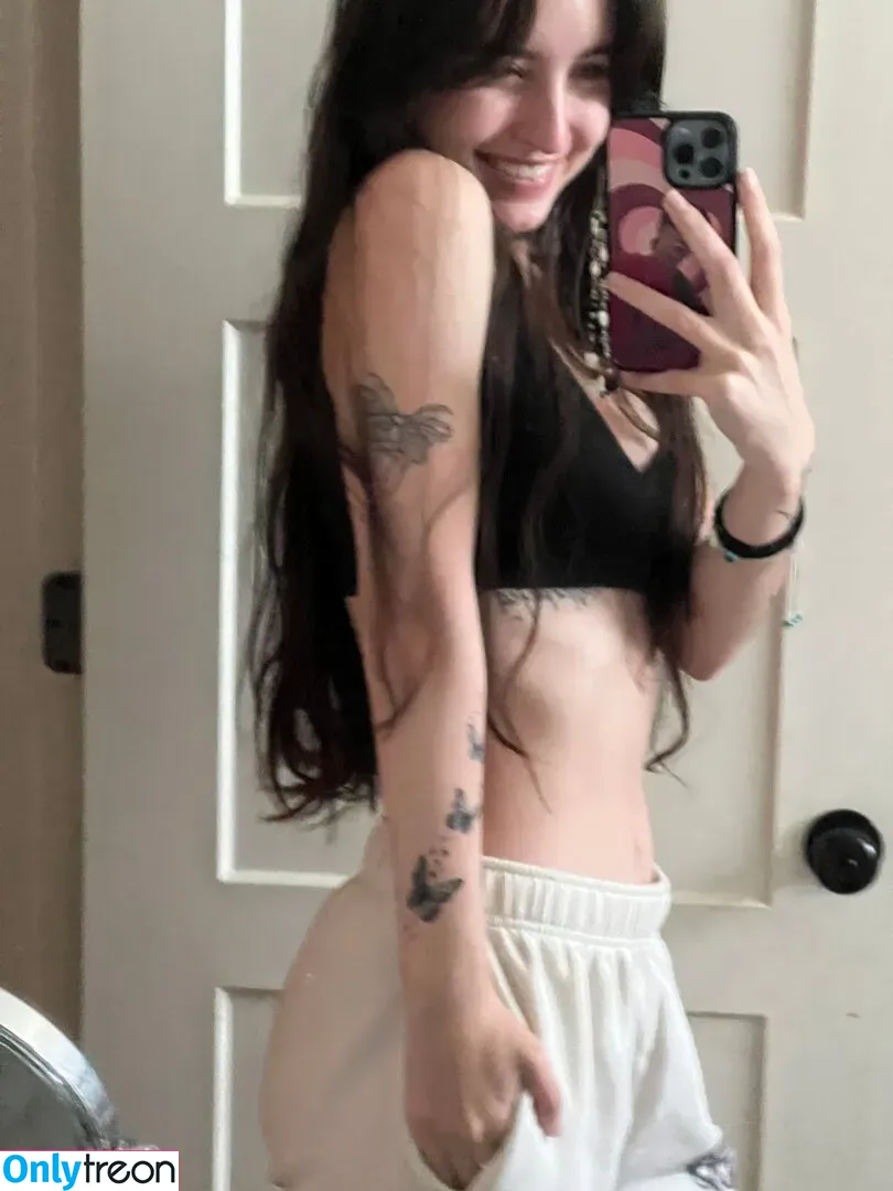 Beebee ASMR nude photo #0205 (beebeeasmr / beebeeasmr18 / weloveasmr)