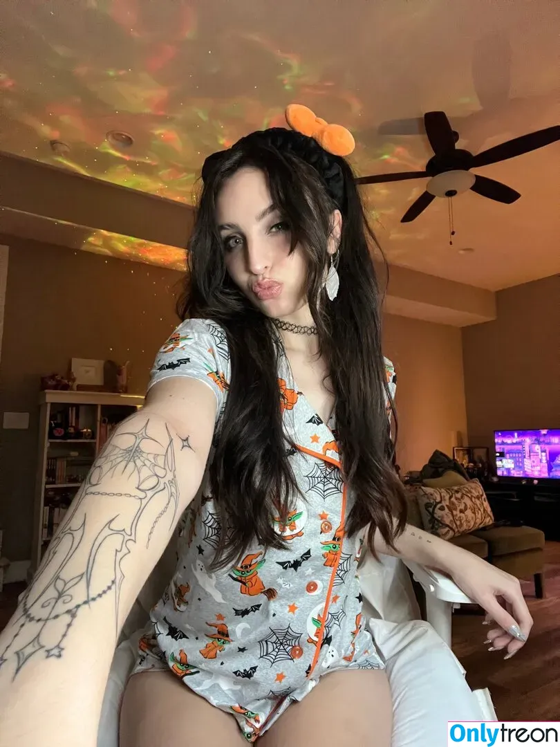 Beebee ASMR nude photo #0208 (beebeeasmr / beebeeasmr18 / weloveasmr)