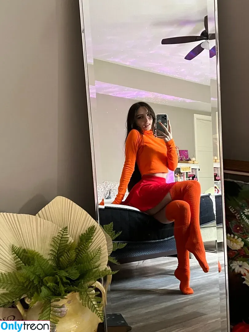 Beebee ASMR nude photo #0219 (beebeeasmr / beebeeasmr18 / weloveasmr)