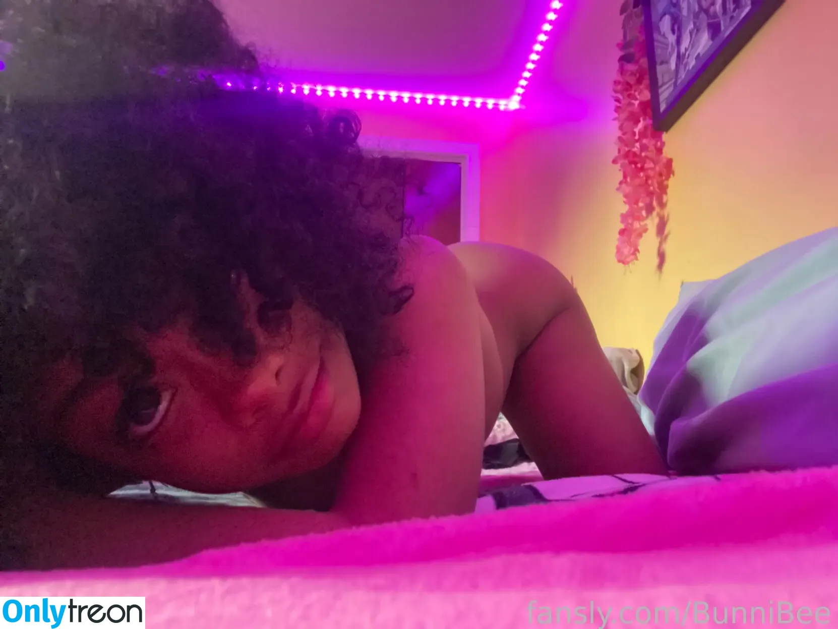 Beebun nude photo #0005 (BunniBee / beebunscosplay)