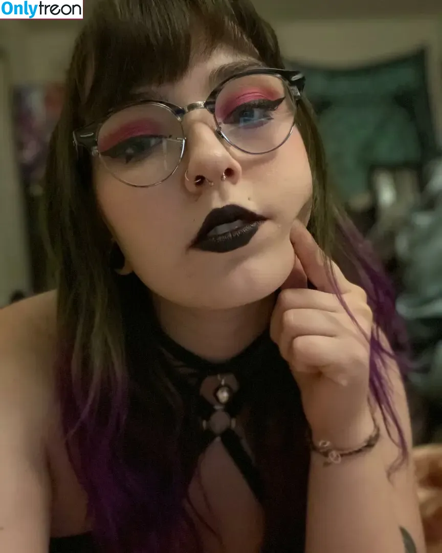 beelzebubswhore nude photo #0003 (beelzebubswhore)