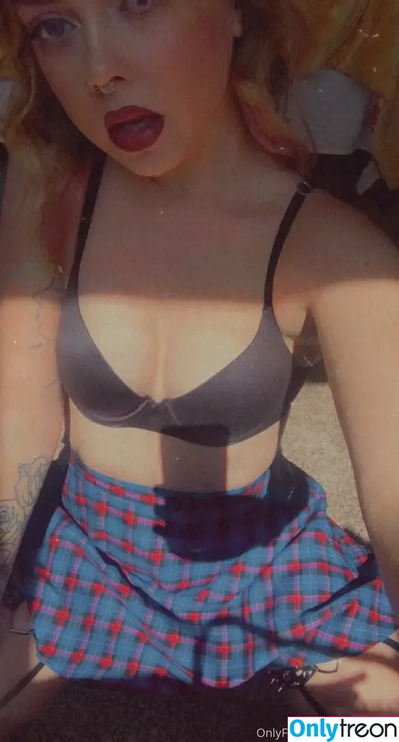 beetlebails nude photo #0027 (beetlebails_)