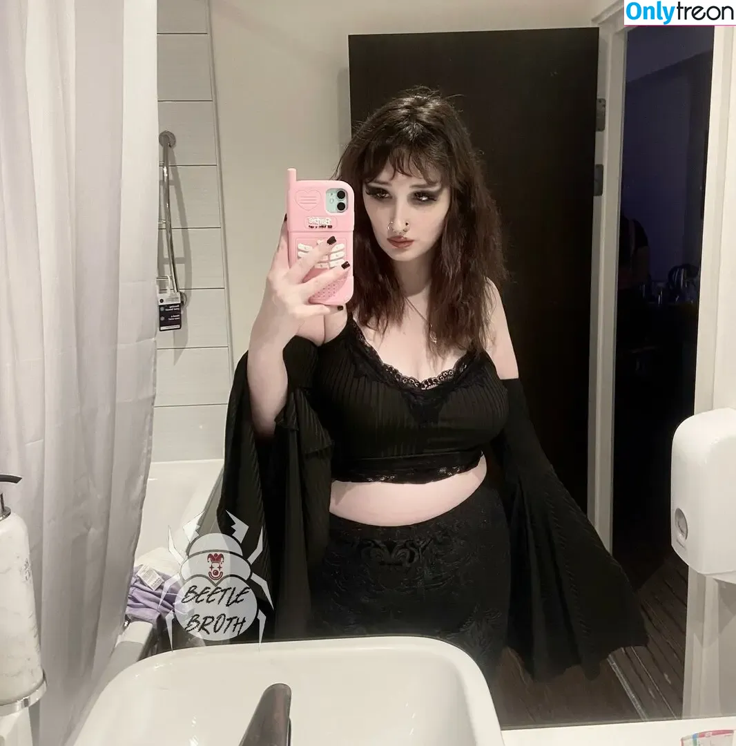 BeetleBroth nude photo #0001 (beetlebroth666 / beetlebrothh / beetlebrothx)