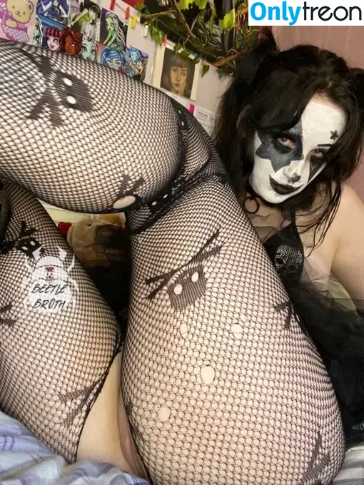 BeetleBroth nude photo #0020 (beetlebroth666 / beetlebrothh / beetlebrothx)