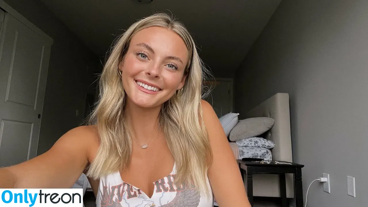 Beez ASMR nude photo #0048 (asmrmaddy / beezasmr)