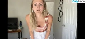 Beez ASMR / beezasmr nude photo #0127