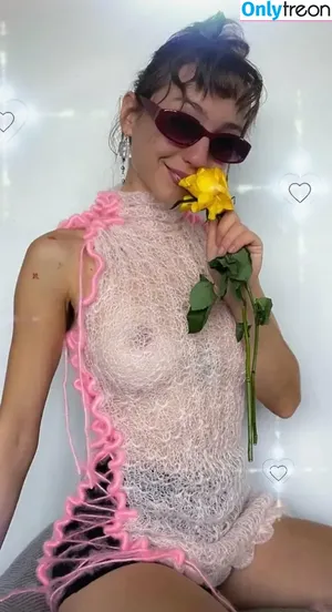  nude photo #0007