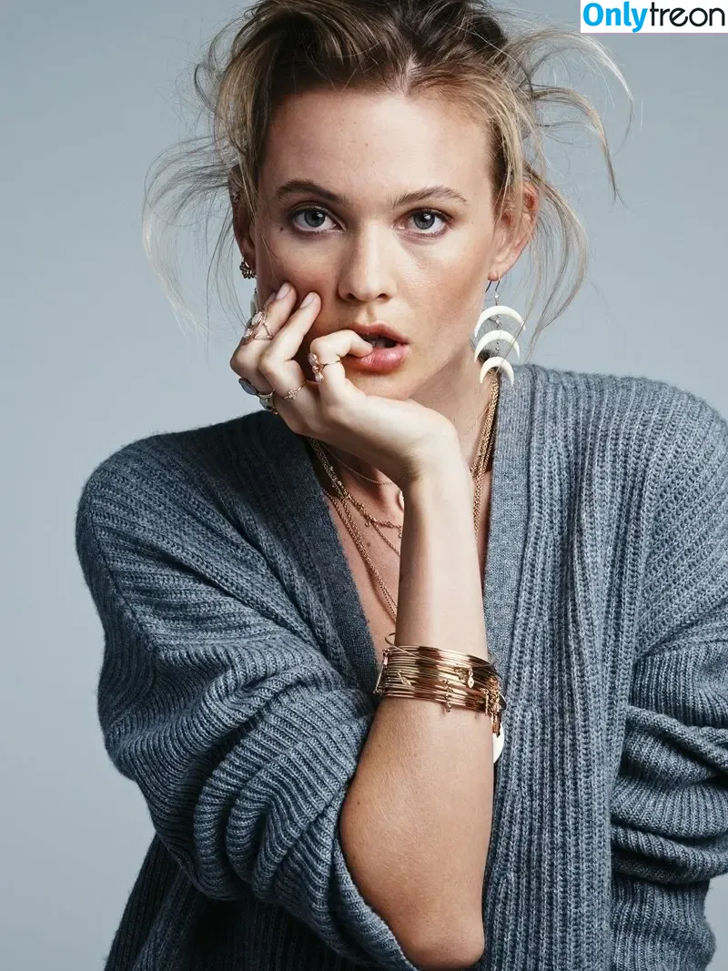Behati Prinsloo nude photo #0043 (behatiprinsloo)