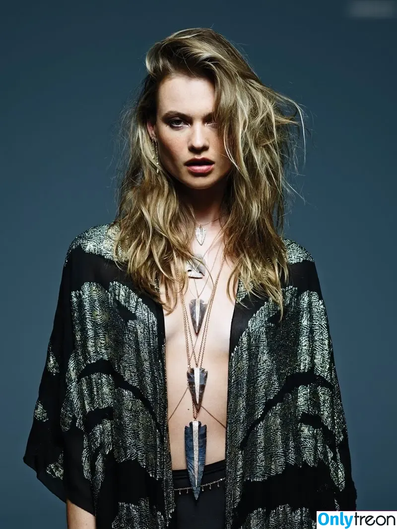 Behati Prinsloo nude photo #0044 (behatiprinsloo)