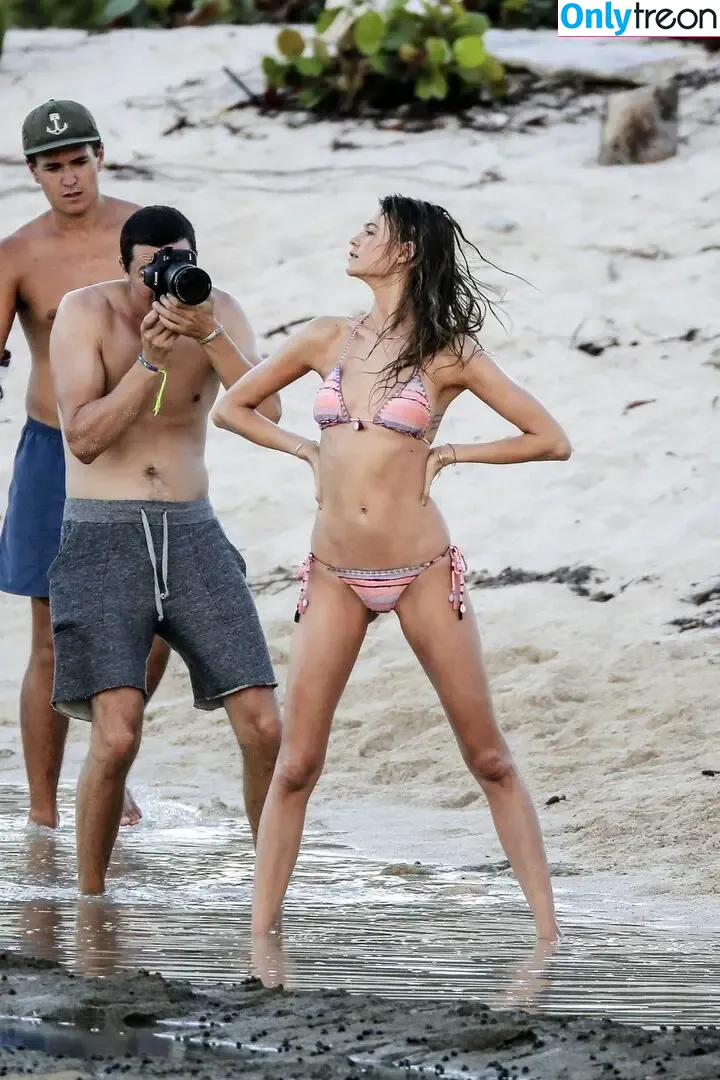Behati Prinsloo nude photo #0066 (behatiprinsloo)