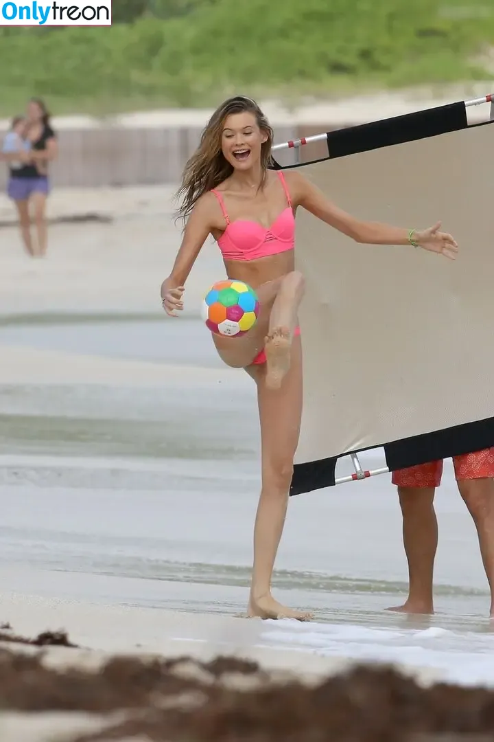 Behati Prinsloo nude photo #0292 (behatiprinsloo)
