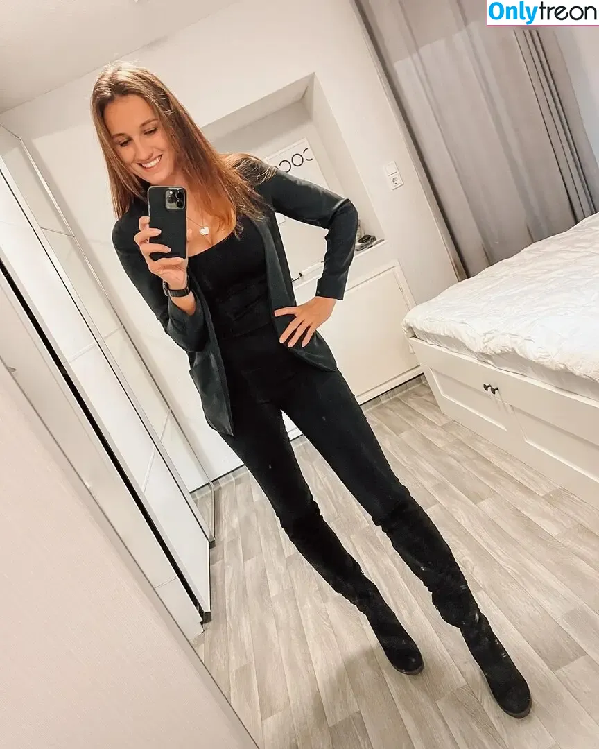 Beke Lübben nude photo #0016 (beke.luebben)