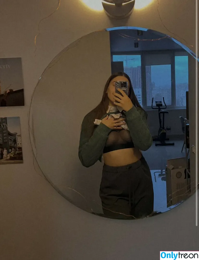 Beklemesy голая photo #0003 (pleasemeky)