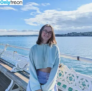 Bekyamon nude photo #0001