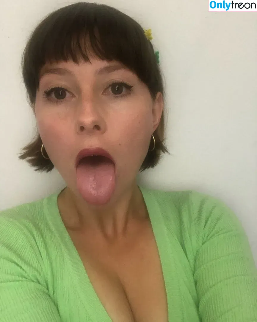 Bel Larcombe / Slice_of_salami_ nude photo #0012 (Bel Larcombe slice_of_salami_ / bel_larcombe_)