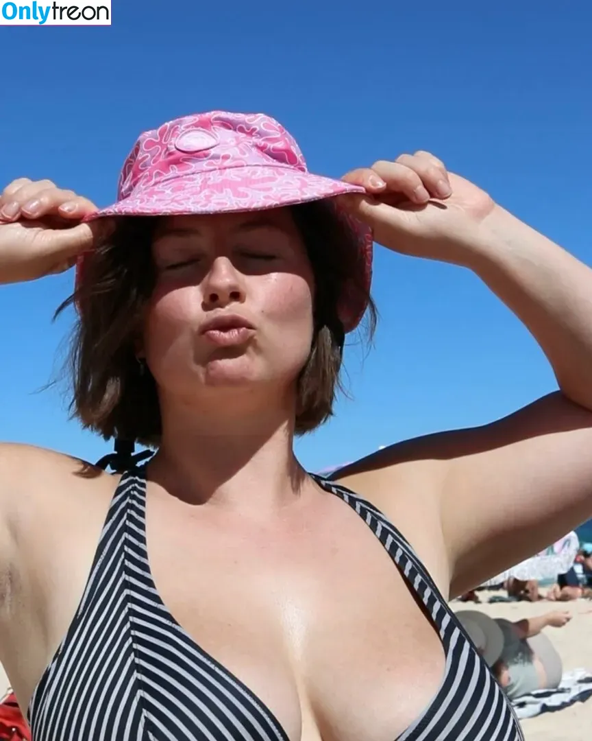 Bel Larcombe / Slice_of_salami_ nude photo #0020 (Bel Larcombe slice_of_salami_ / bel_larcombe_)