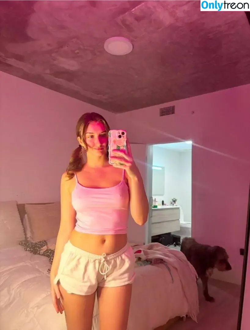 Bella Briggs nude photo #0021 (beelabridges / bellabriggs)
