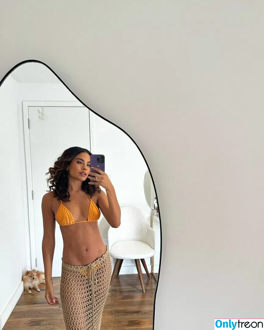 Bella Campos nude photo #0009 (bellacampox / camposbella)