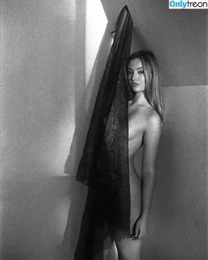 Bella Podaras / bellapodaras nude photo #0046