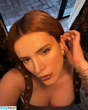 Bella Thorne / bellathorne nude photo #4333