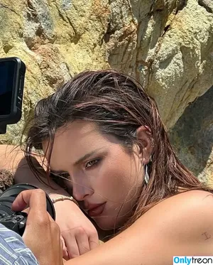 Bella Thorne / bellathorne nude photo #4351