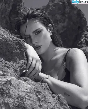 Bella Thorne / bellathorne nude photo #4353