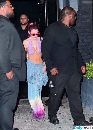 Bella Thorne / bellathorne nude photo #4365