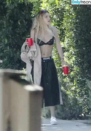 Bella Thorne / bellathorne nude photo #4375