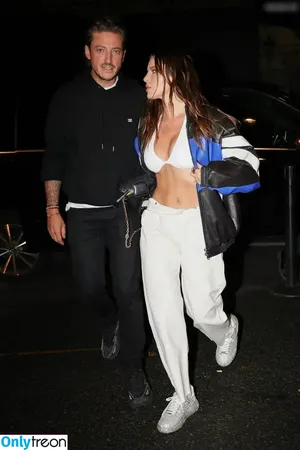 Bella Thorne / bella.thorne / bellathorne nude photo #4454