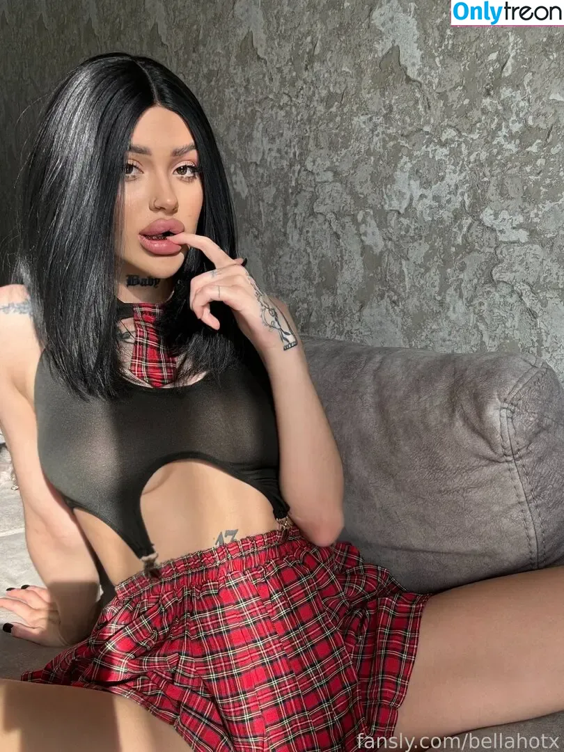 bellahotx nude photo #0021 (bella.hotx)