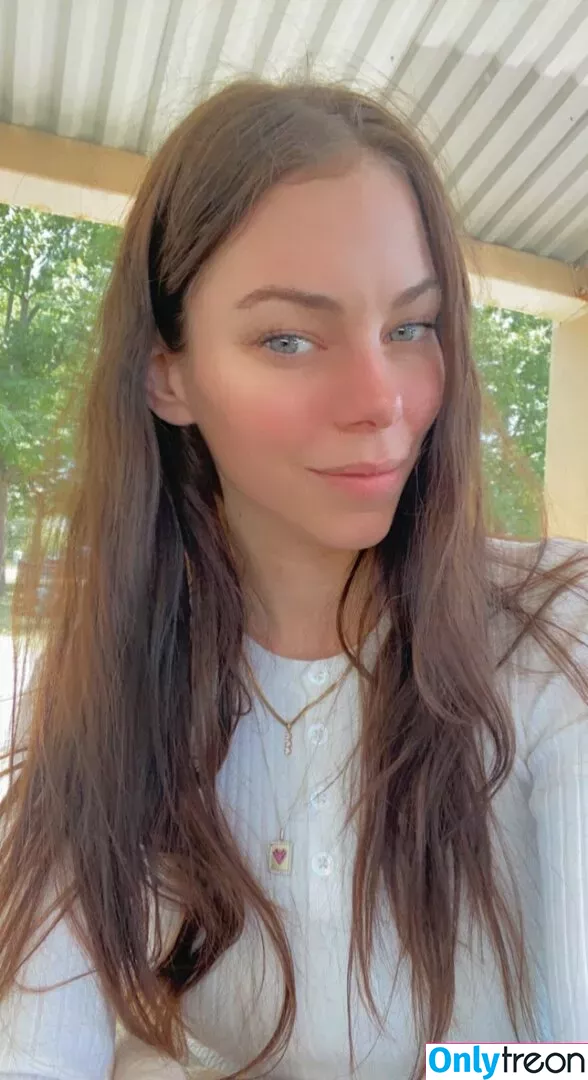 bellapetitewifey nude photo #0037 (bellapettitt)