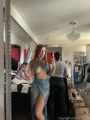 Bella Thorne / bellathorne nude photo #0039