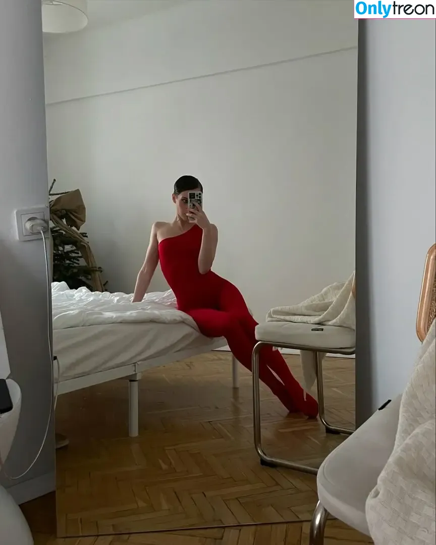 Belok_bero nude photo #0015 (Veronika Vlasovskikh)
