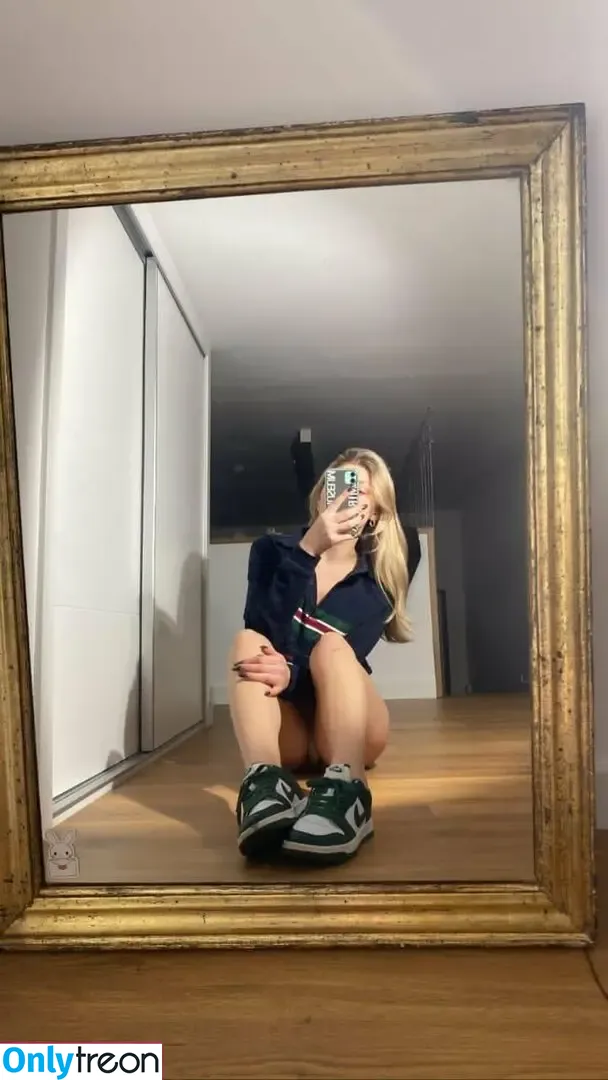 Bensu Erel nude photo #0023 (Lilyceyys)