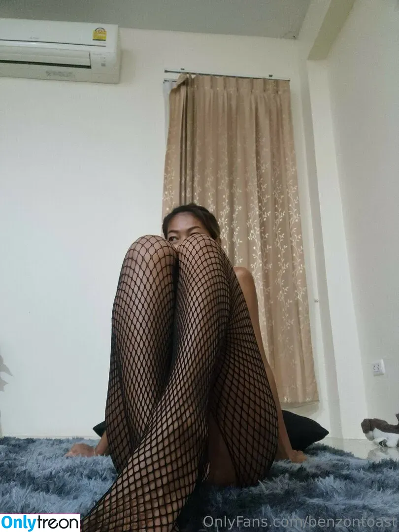 benzontoast nude photo #0193 (Benz_on_toast)