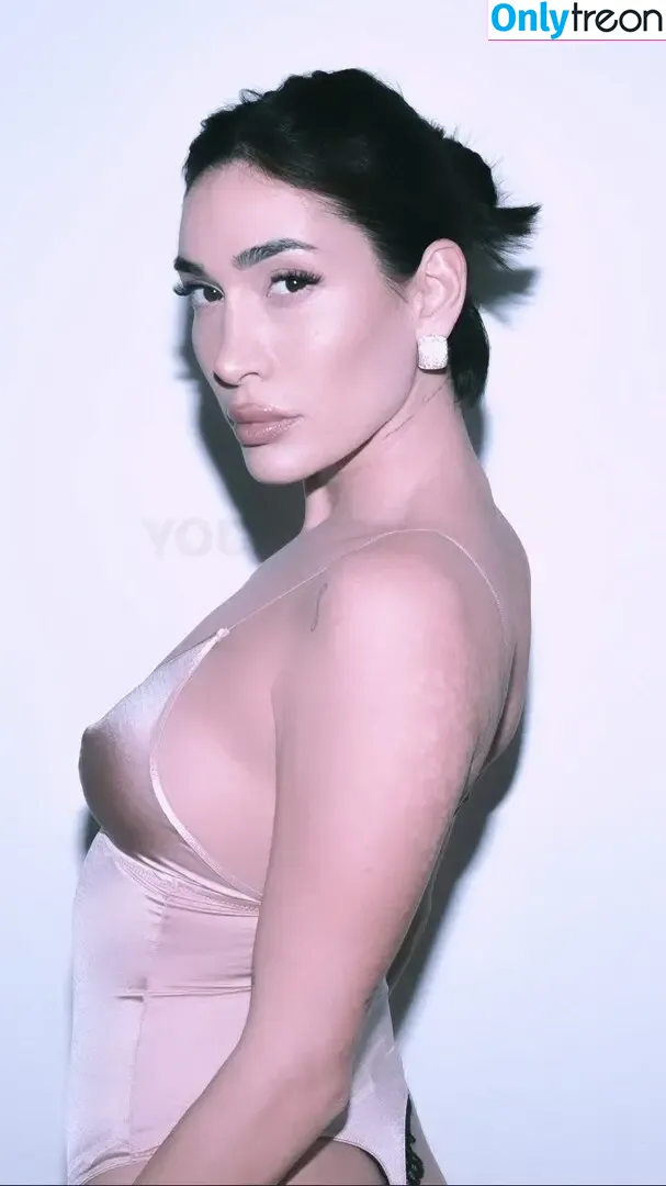 Berna Canbeldek голая photo #0006 (bernacanbeldekofficial)
