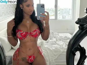 Bernice Burgos / realberniceburgos nude photo #0218