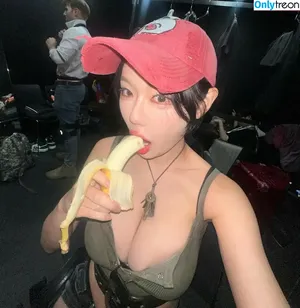 Berry / berry_is_blooming nude photo #0101