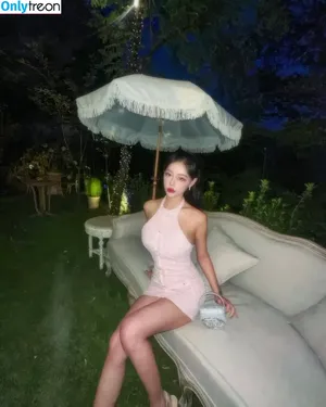 Berry / berry_is_blooming nude photo #0126